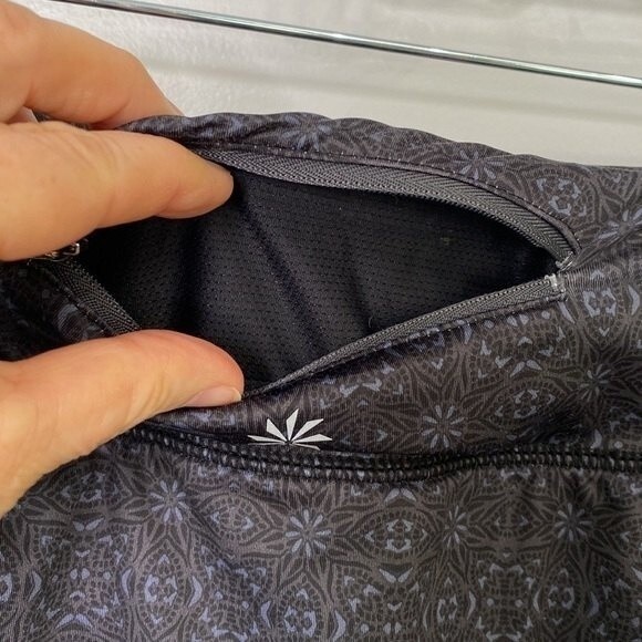 Athleta Swagger Tennis Skirt Skort Black with Blue Floral Print Tiered Ruffle - Picture 7 of 15